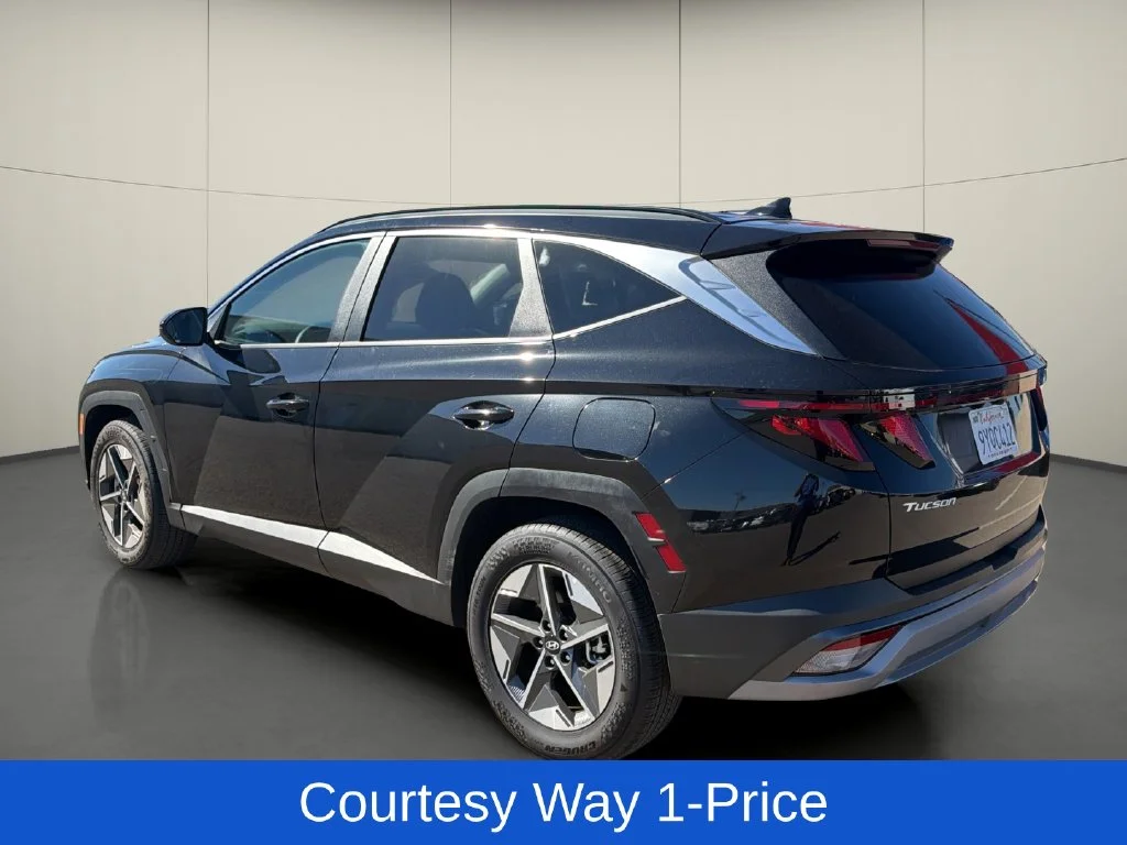 Used 2026 Black Hyundai SEL Plus image 6
