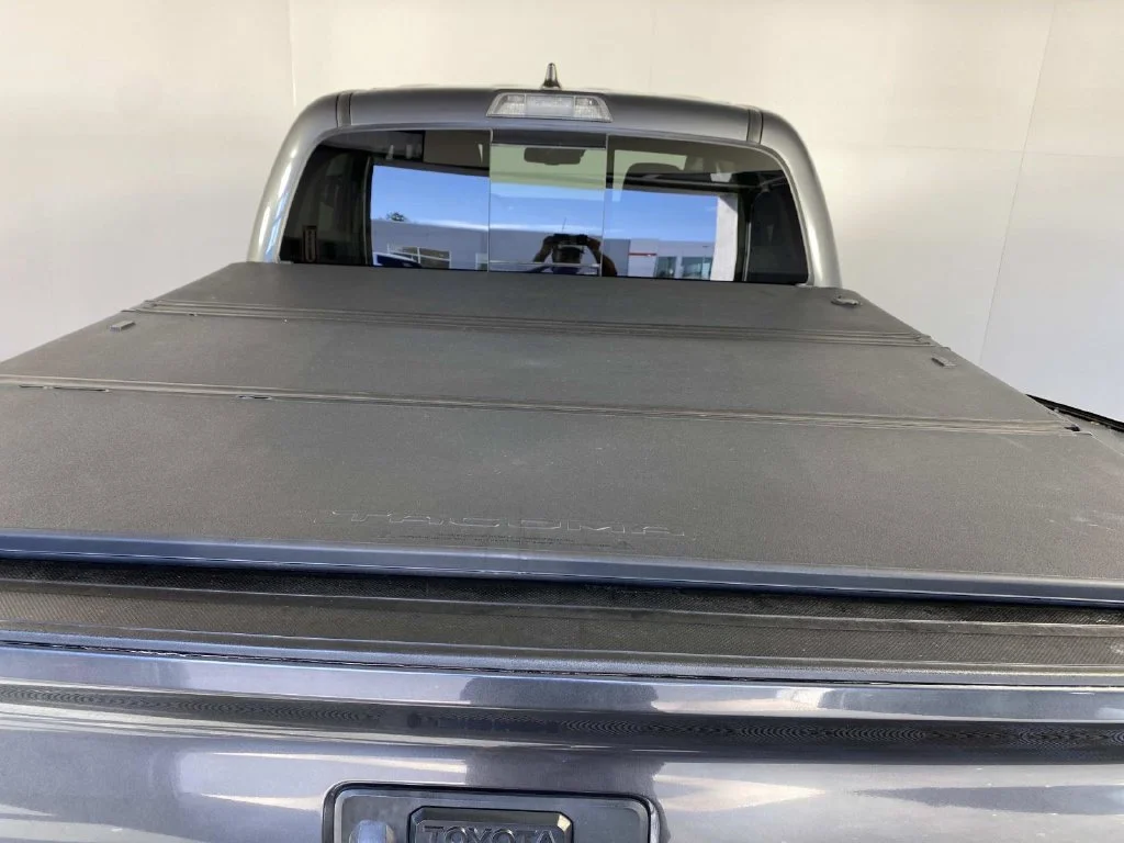 Used 2022 Magnetic Gray Metallic Toyota SR5 image 9