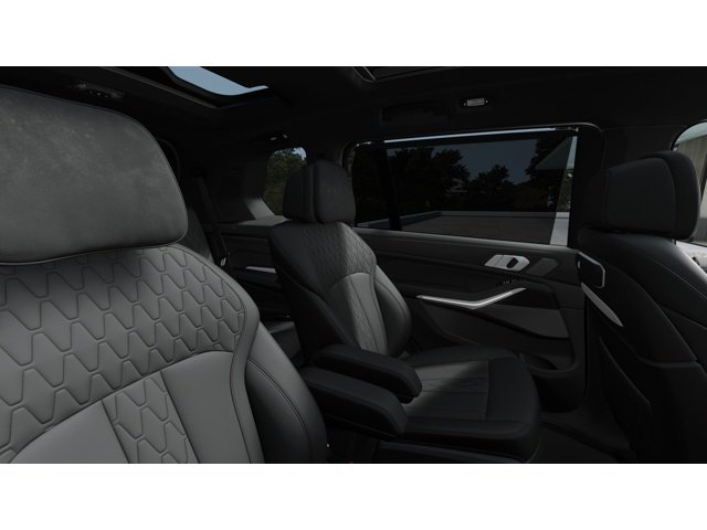 2026 BMW X7 M60i - Photo 12
