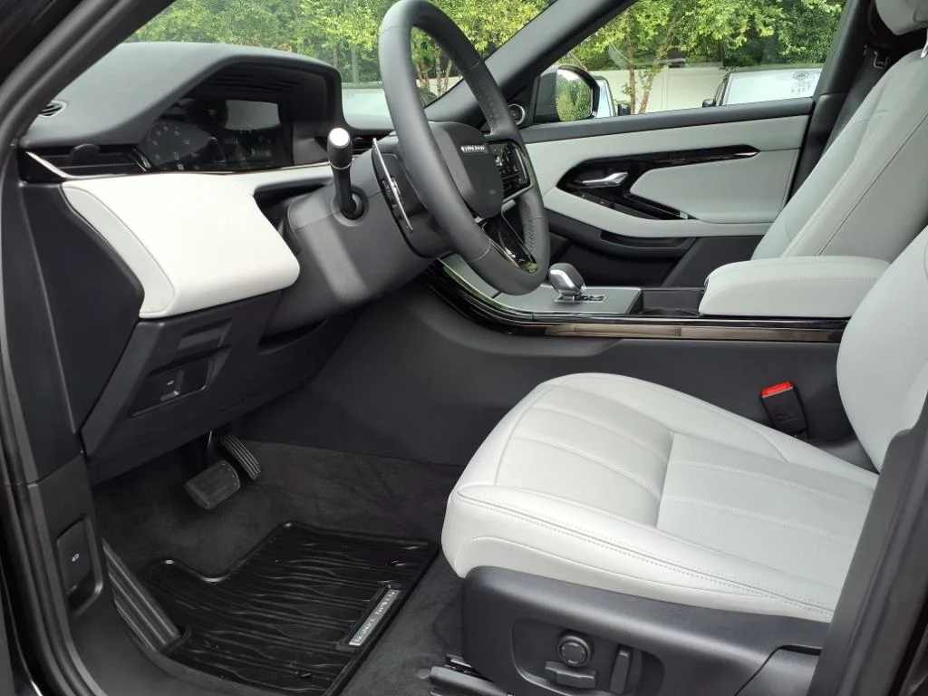 Used 2026 Black Land Rover S image 17