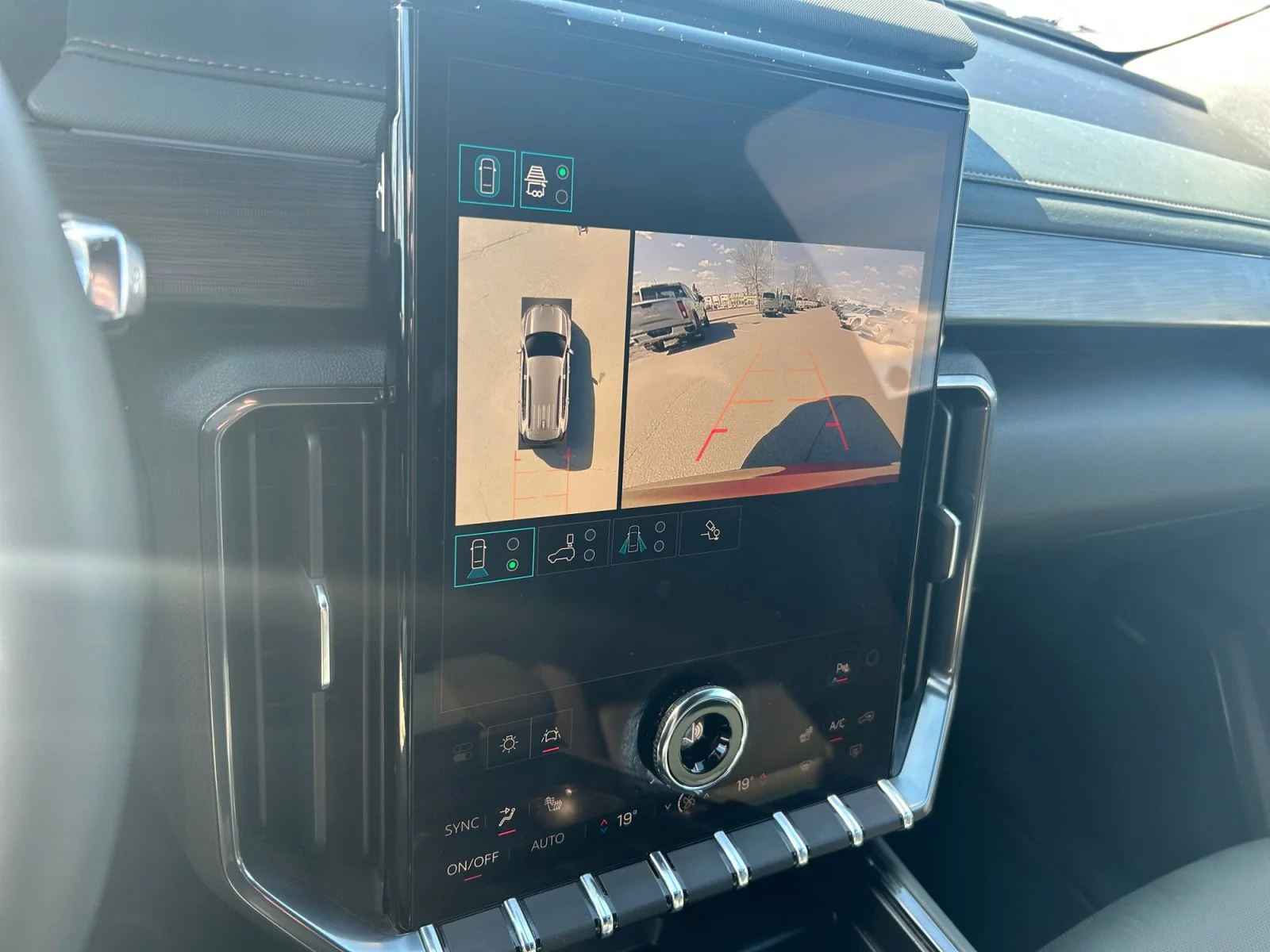 Used 2025 Red GMC AT4 AWD image 25
