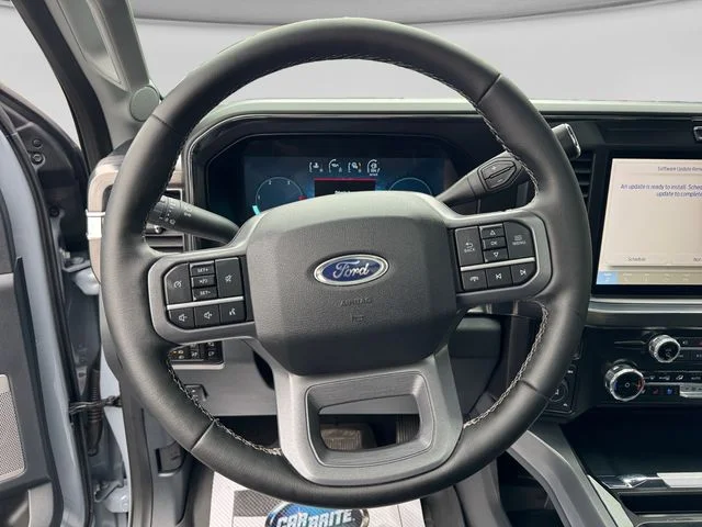 Used 2025  Ford Lariat image 13