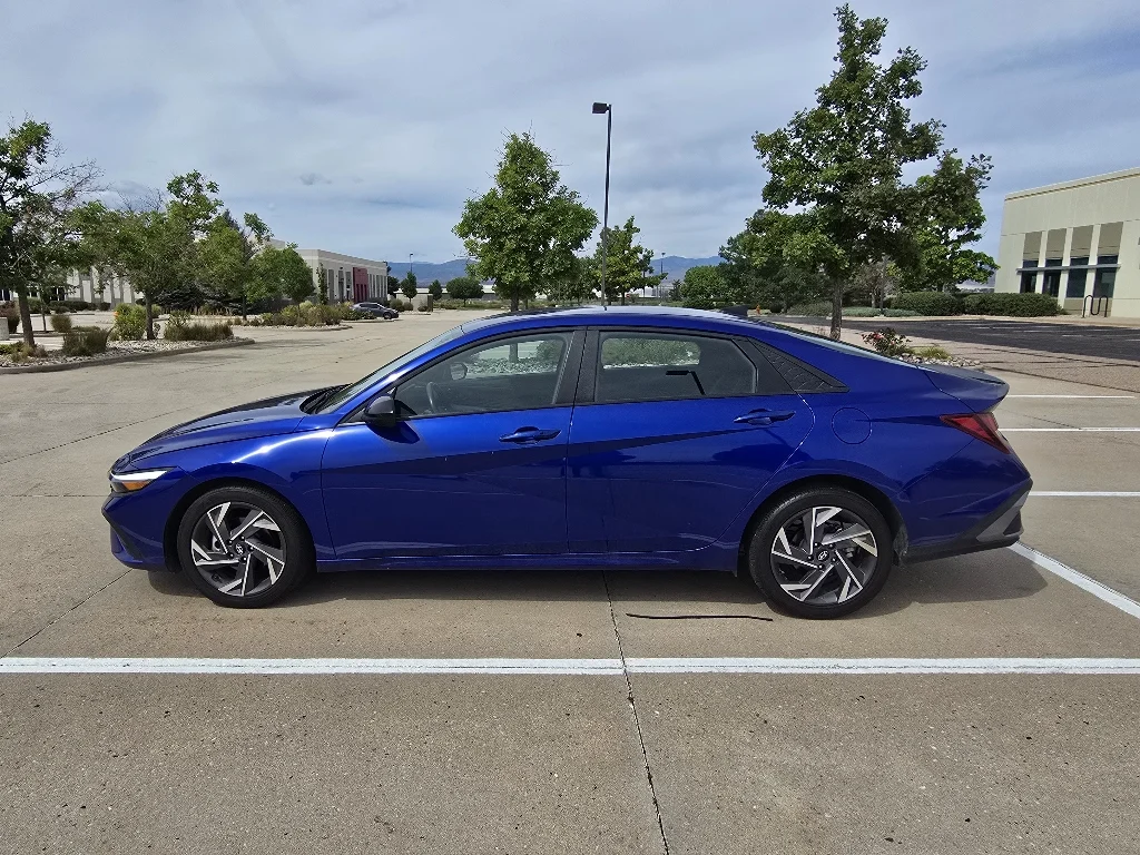 Used 2025 Intense Blue Hyundai SEL Sport image 2