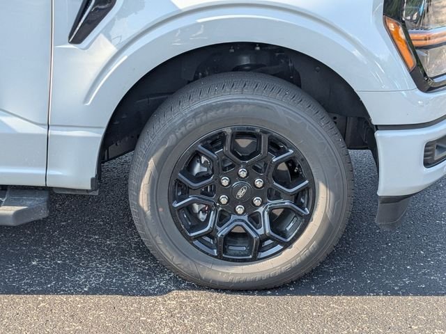 Used 2026 Avalanche Ford XLT image 10