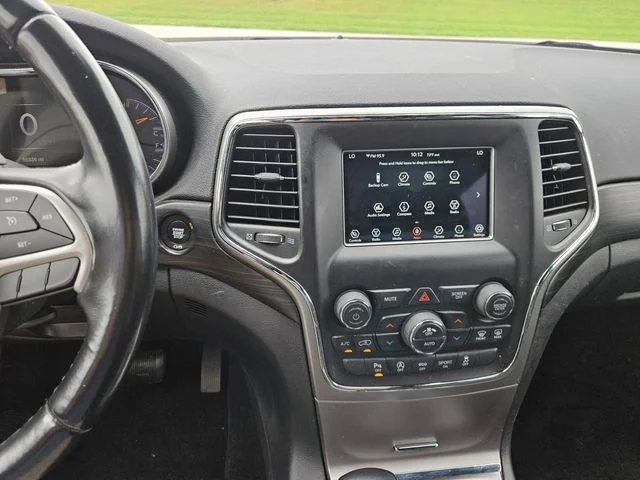 Used 2021 Gray Jeep Laredo E image 17