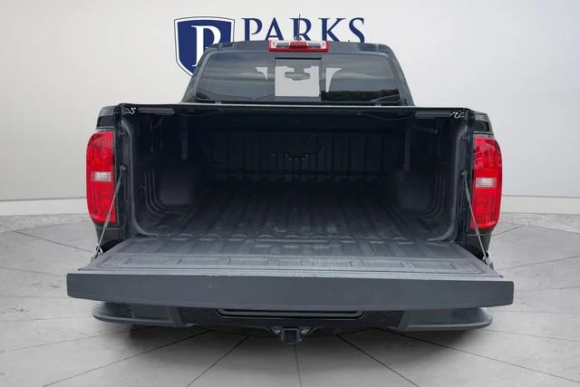 Used 2018 Black Chevrolet Z71 image 19