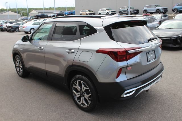Used 2022 Gray Kia EX image 28