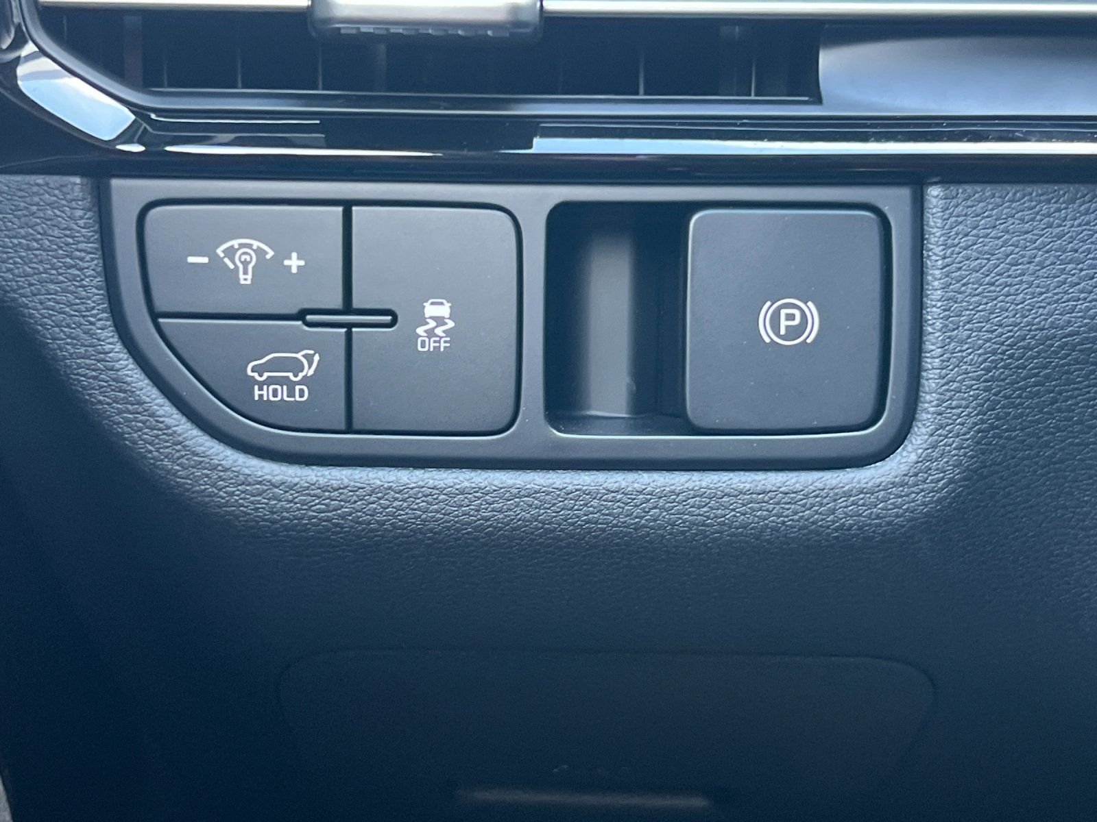 New 2026 Wolf Gray Kia X-Line image 30