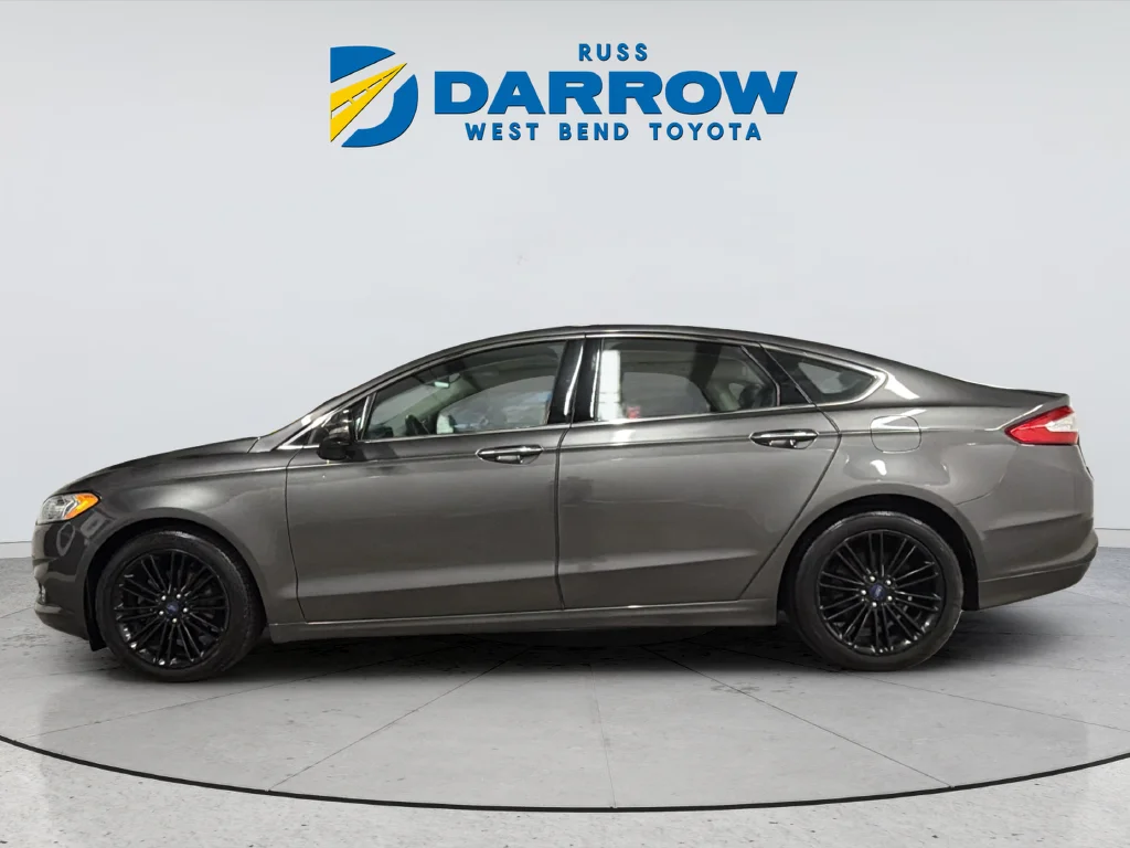 Used 2016 Ford Fusion SE with VIN 3FA6P0HDXGR299073 for sale in West Bend, WI