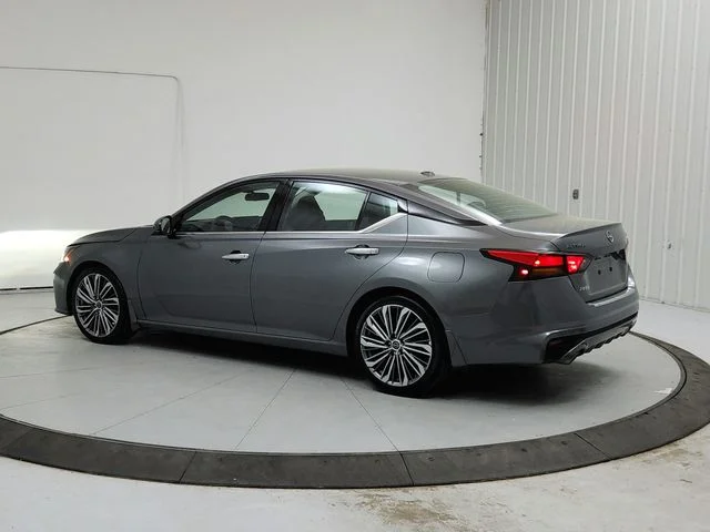 Used 2023 Gray Nissan 2.5 SL image 5