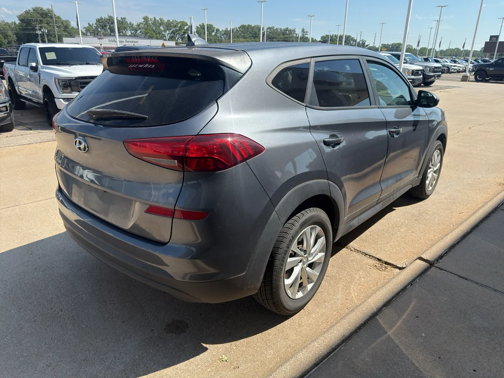 Used 2019 Coliseum Gray Hyundai SE image 3