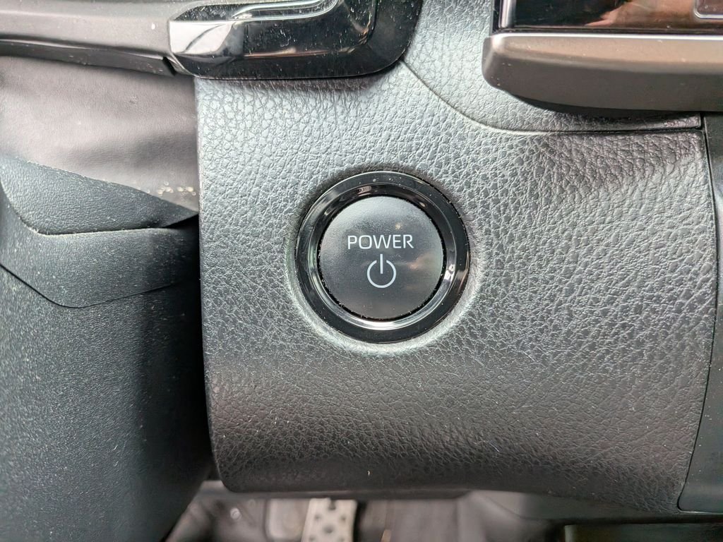 Certified Used 2025  Toyota SE image 17