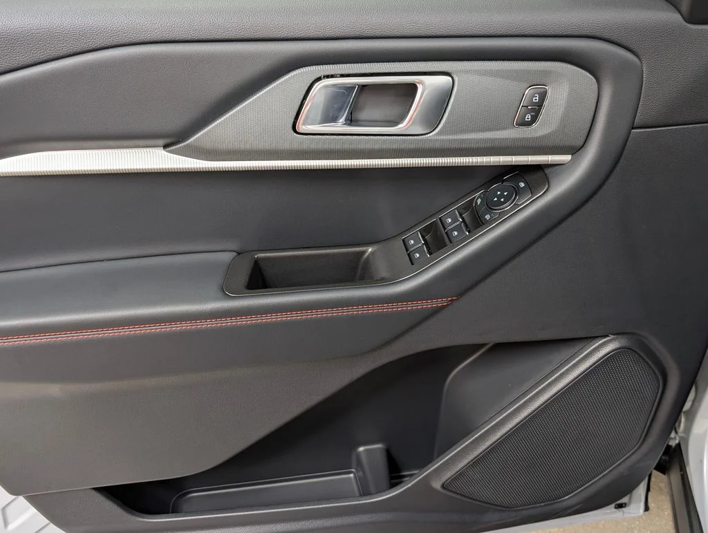 New 2026 Space White Metallic Ford ST-Line image 11