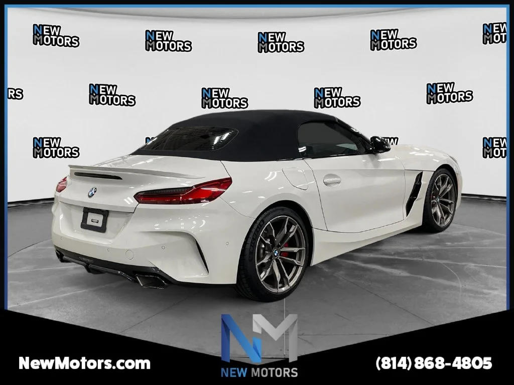 Used 2022 Alpine White BMW sDrive M40i image 5