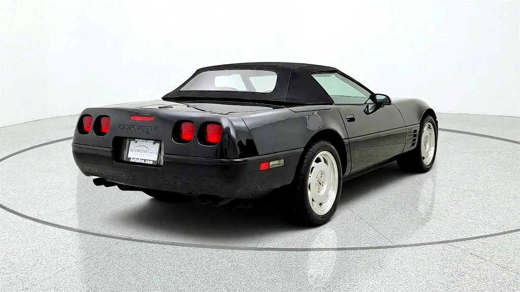 Used 1991 Black Chevrolet 2dr Convertible image 5