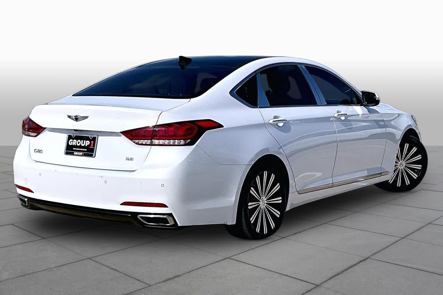 Used 2017 Casablanca White Genesis 3.8L image 13