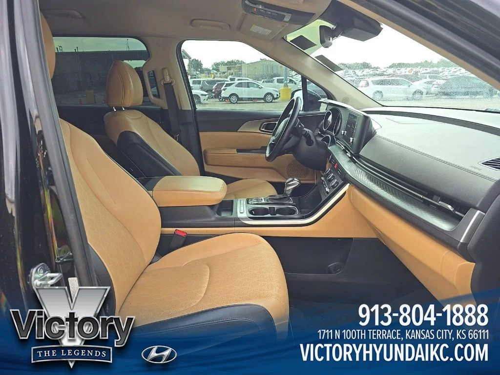 Used 2024 Black Kia LX image 8