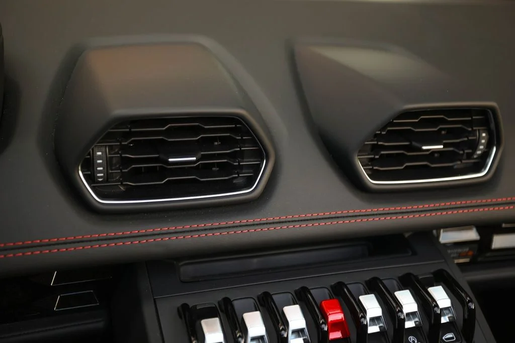 Used 2020 Nero Noctis Lamborghini Base image 37