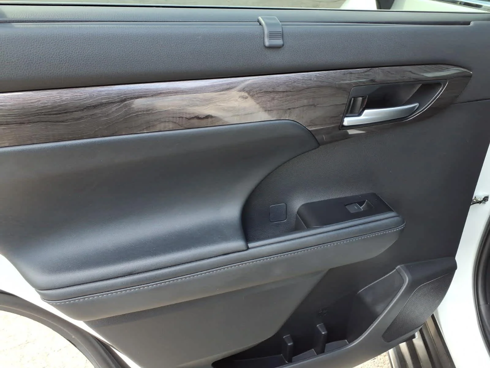 2025 Toyota Highlander Platinum - Photo 11