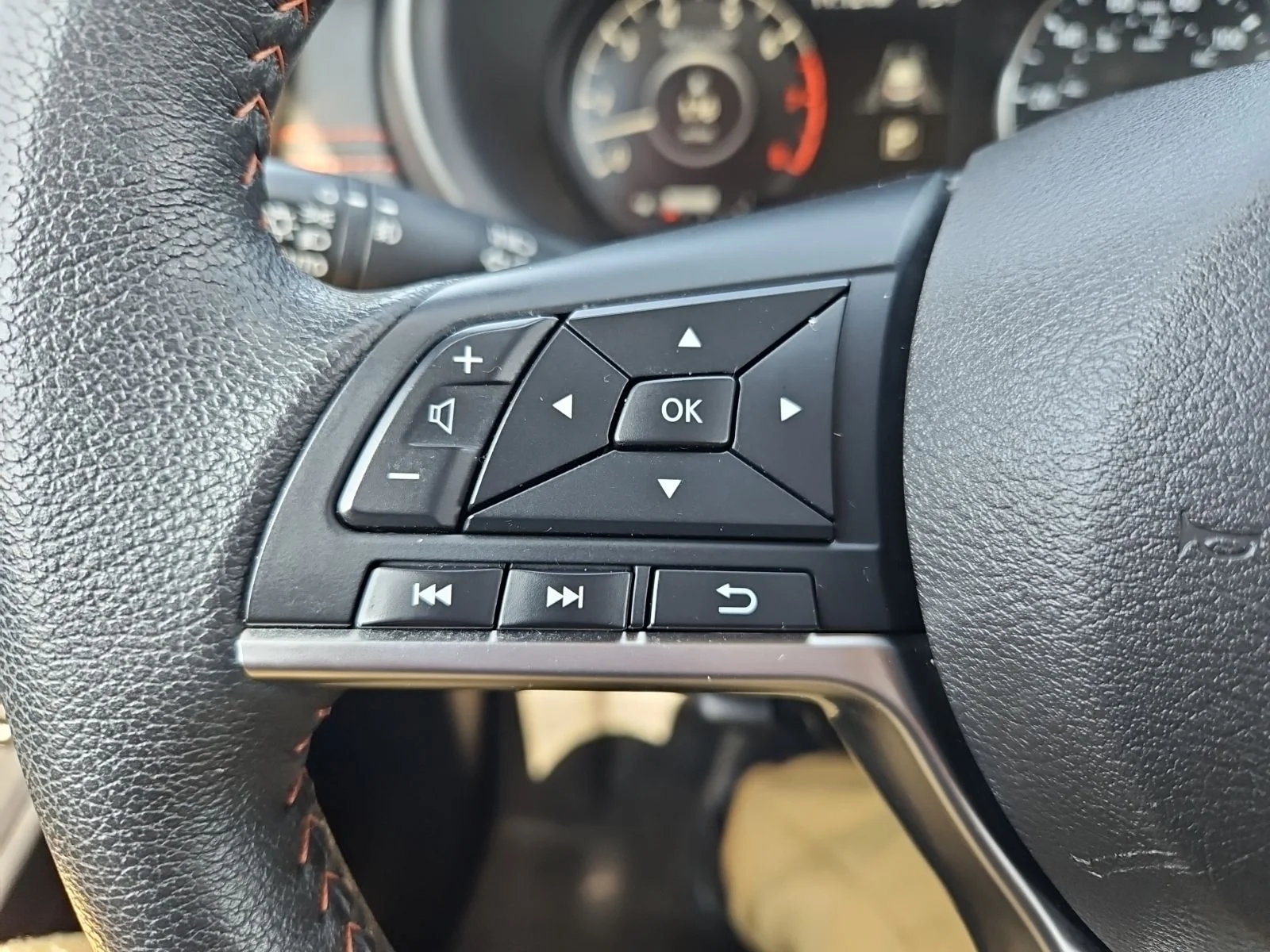 Used 2024 White Nissan SR image 20