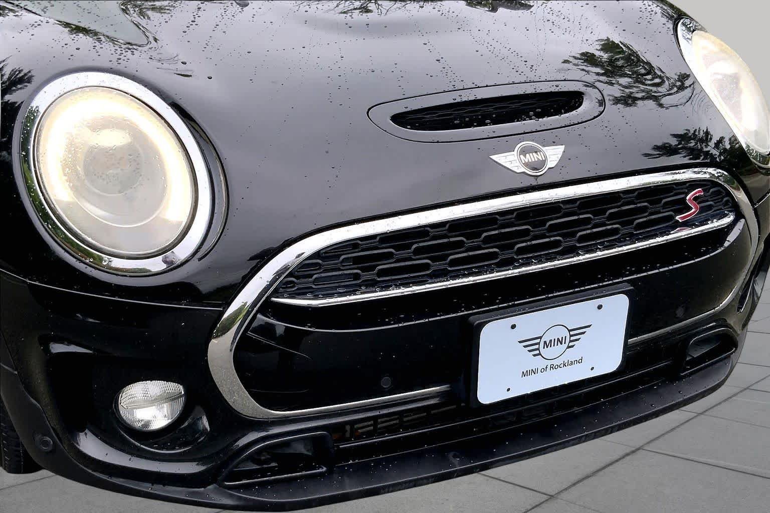 Used 2018 Midnight Black Metallic MINI Cooper S image 29