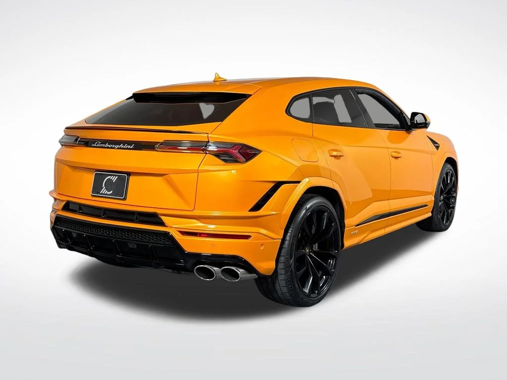 Used 2024 Black Lamborghini S image 5