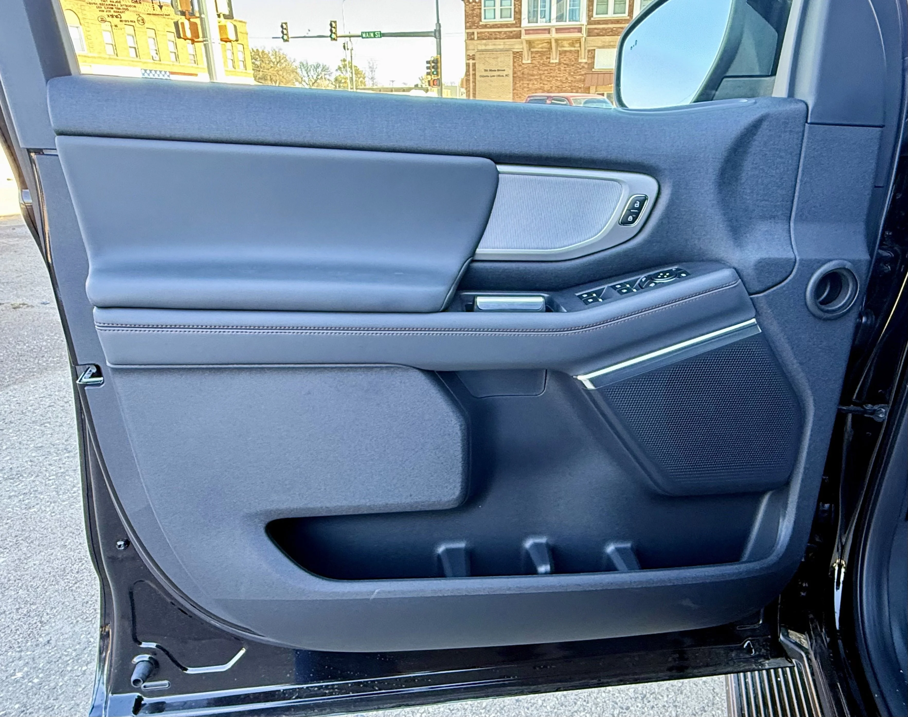 2025 Ford Expedition Active - Photo 9