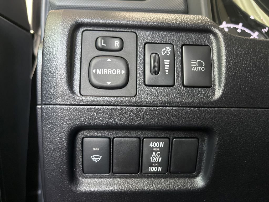2020 Toyota 4Runner SR5 - Photo 13