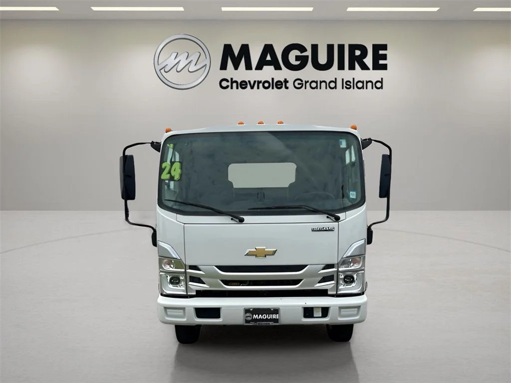 New 2024 White Chevrolet Base image 8