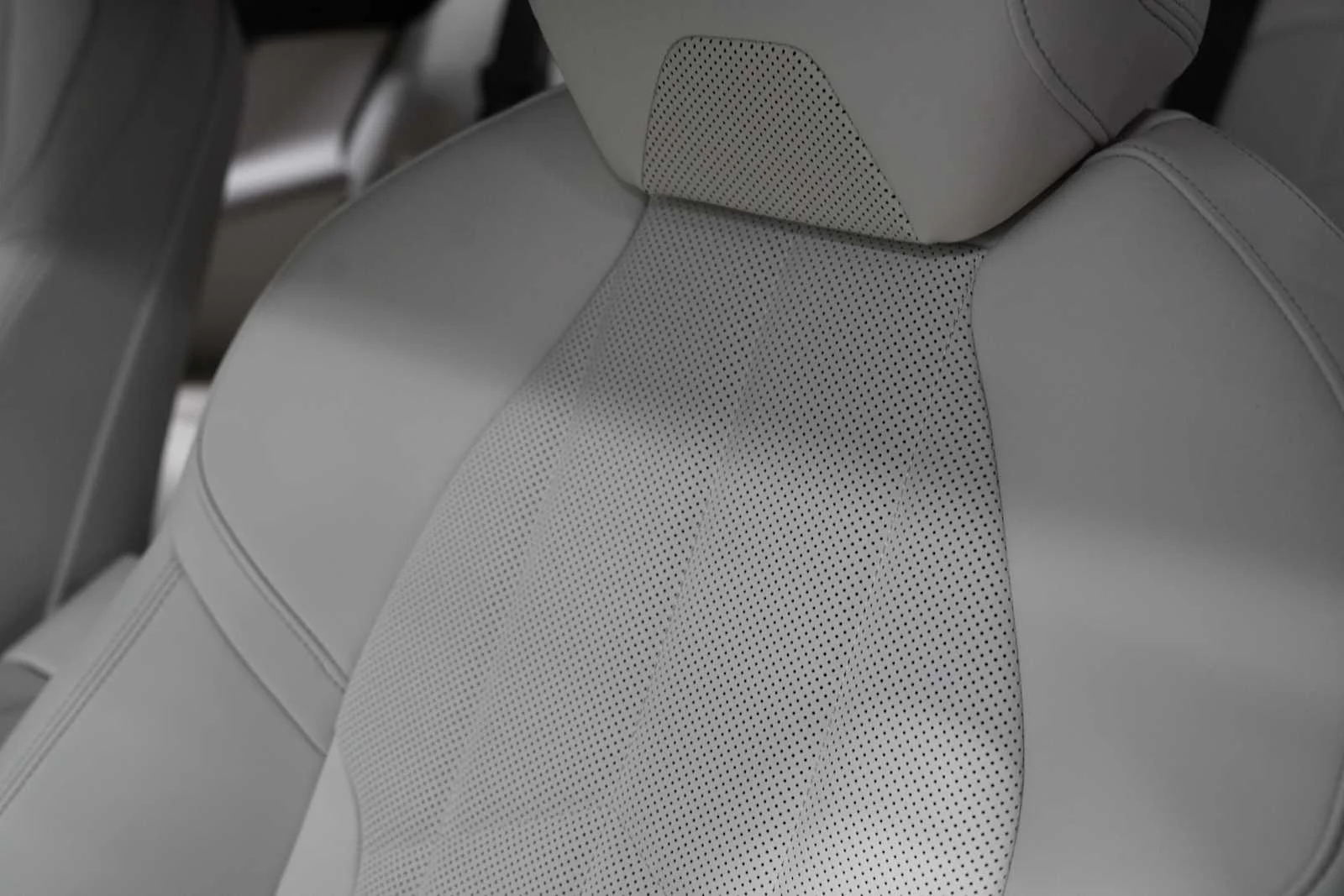 Used 2026 Brooklyn Grey Metallic BMW 530i xDrive image 12