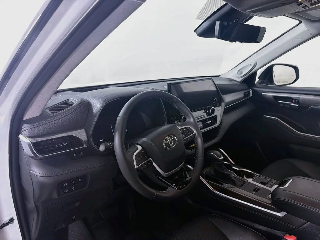 Used 2024 Beige Toyota Platinum image 10