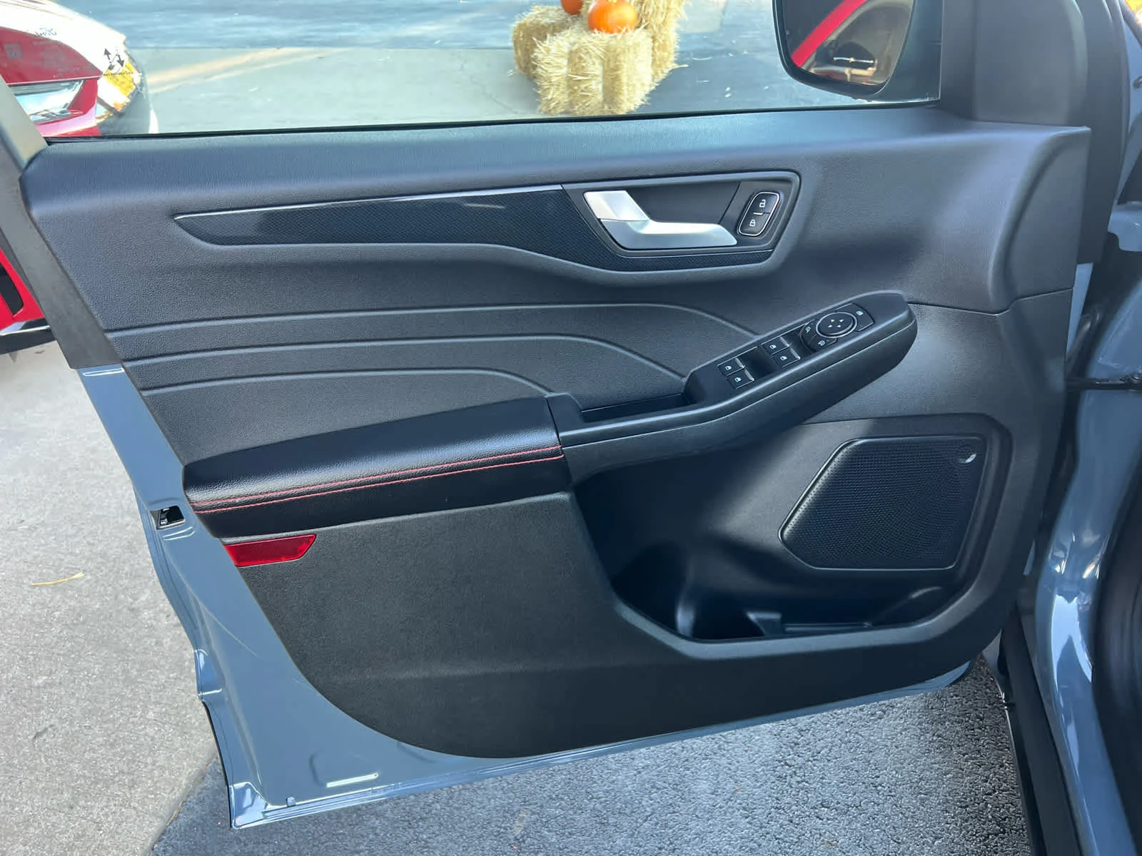 Used 2025 Vapor Blue Metallic Ford ST-Line image 8