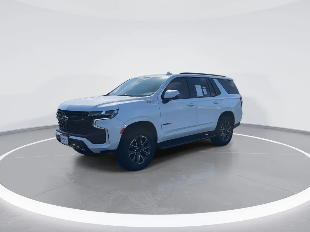 Used 2024 White Chevrolet Z71 image 4