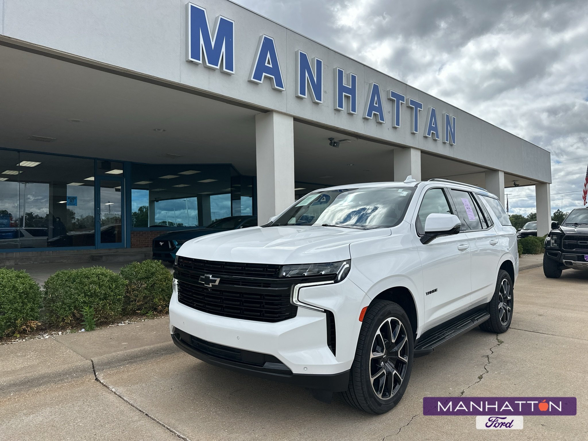 Used 2023 Summit White Chevrolet RST image 1