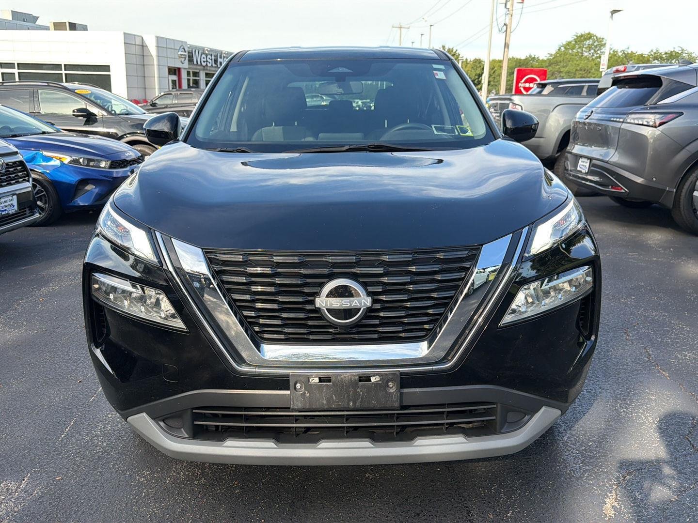 Used 2023 Super Black Nissan SV image 2