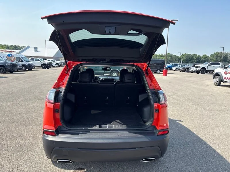 Used 2021 Orange Jeep Latitude Lux image 9