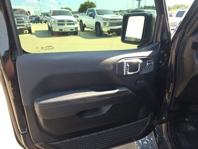 Certified Used 2023 Black Clearcoat Jeep High Altitude image 15