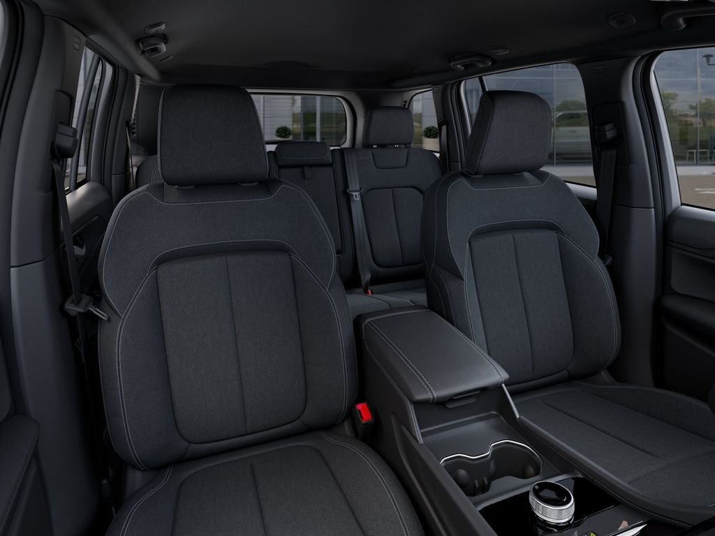 New 2026 Diamond Black Crystal Pearl-Coat Exterior Paint Jeep Laredo X image 16