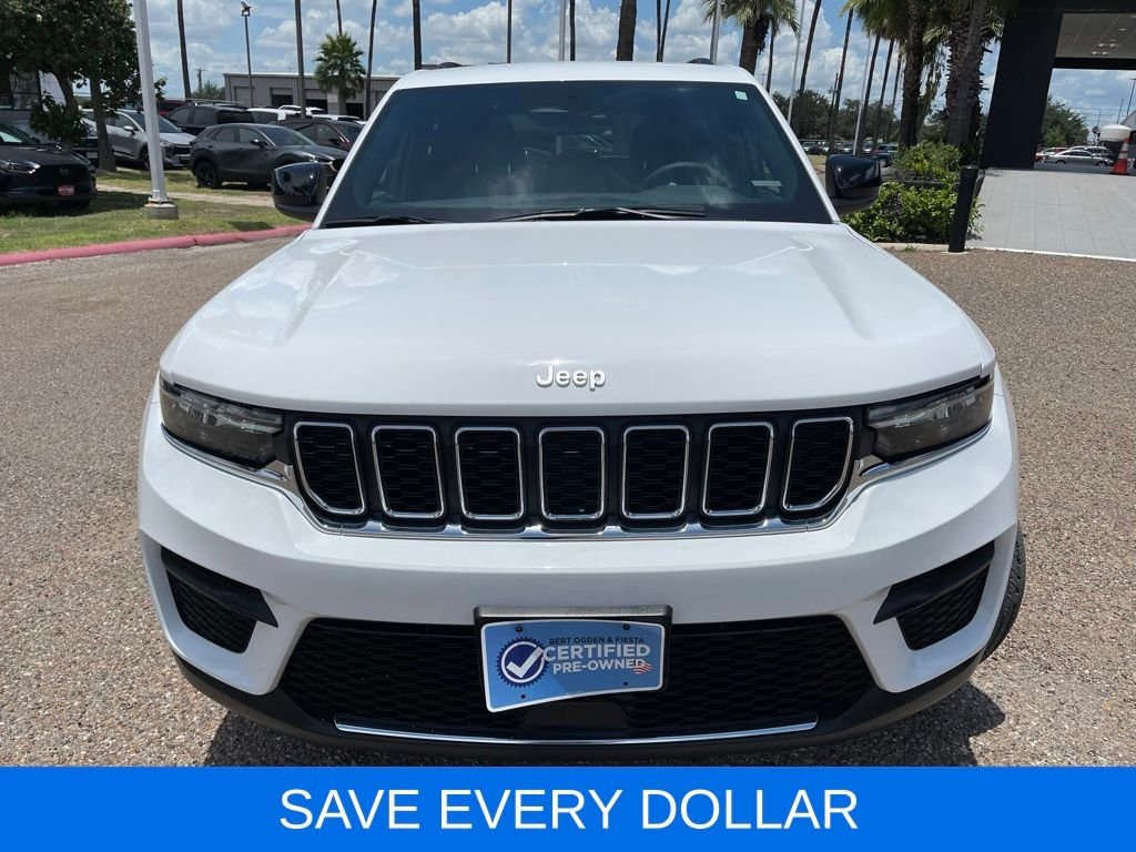 Used 2025 White Jeep Laredo image 2