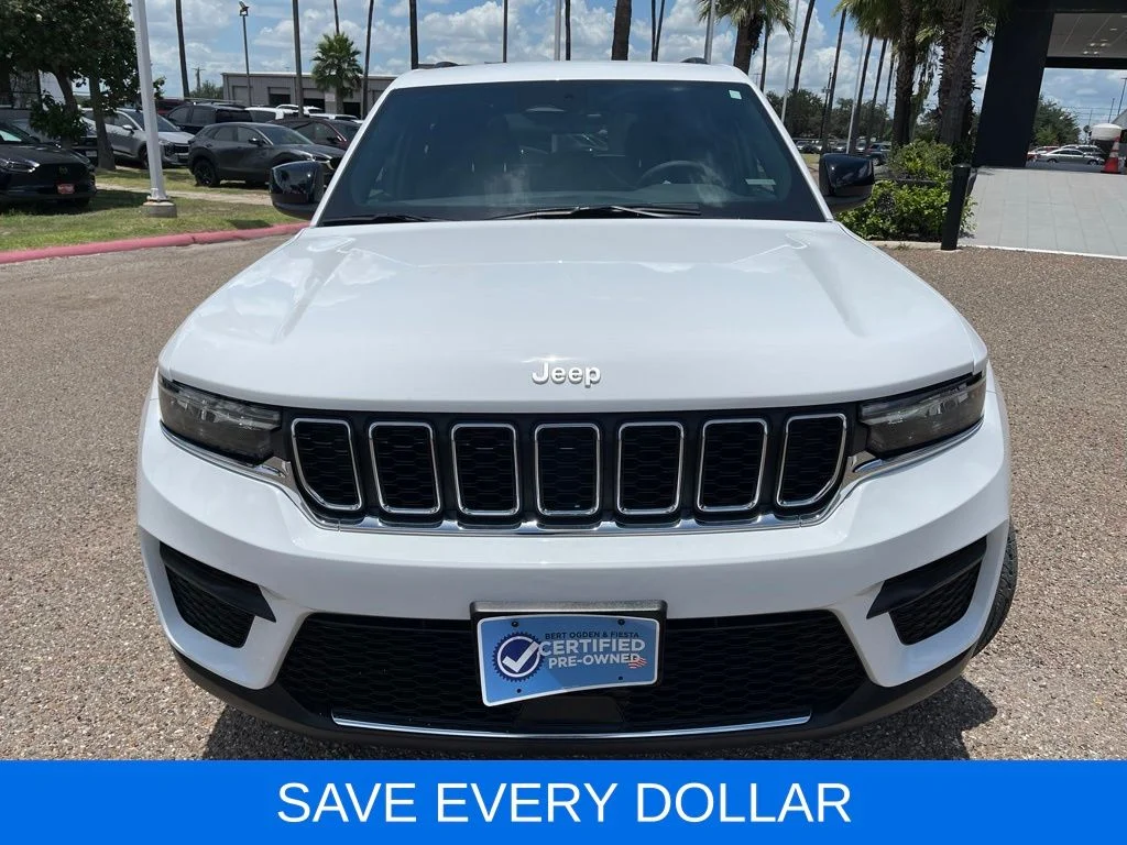 Used 2025 White Jeep Laredo image 2
