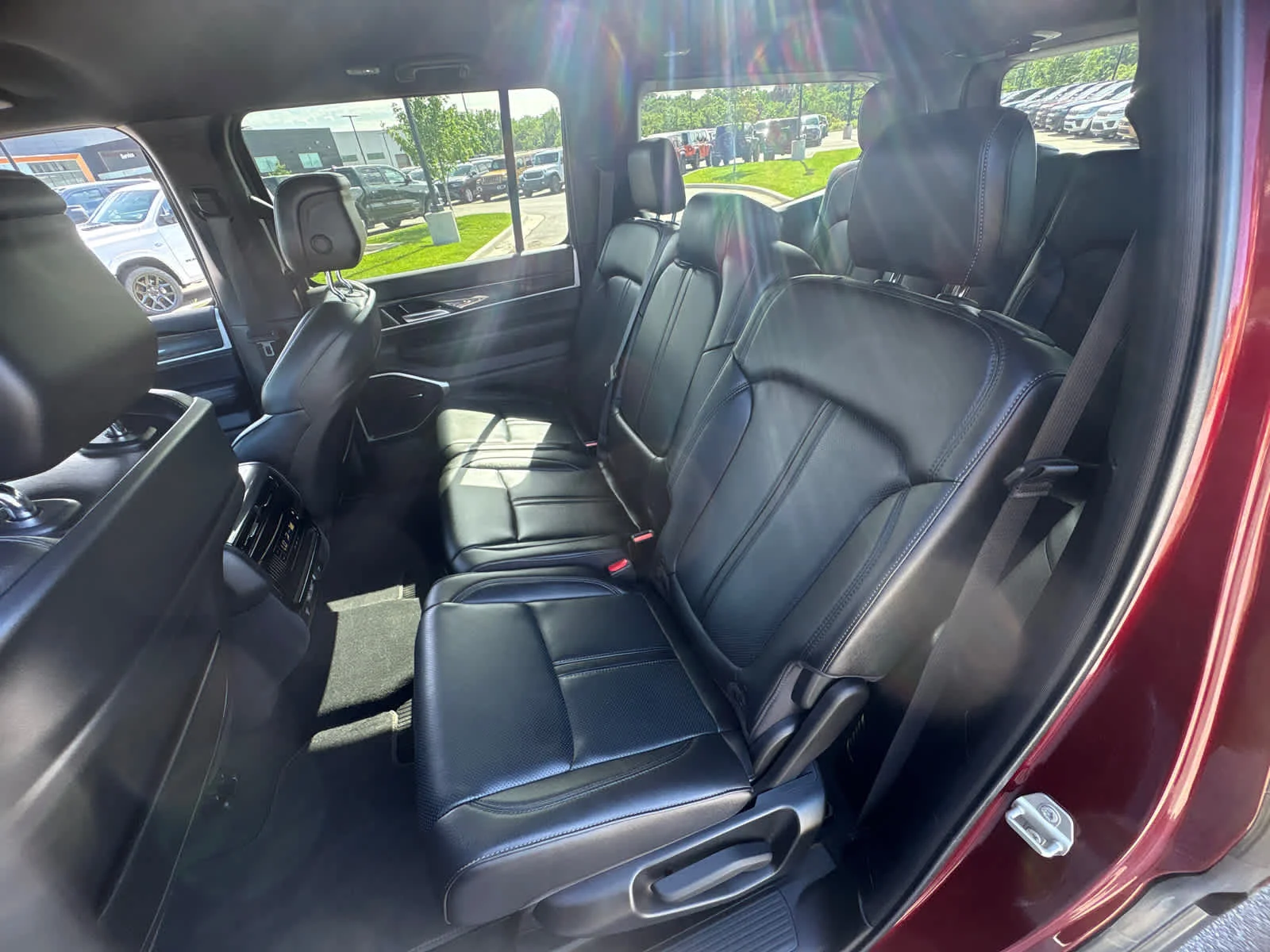 Used 2024 Velvet Red Pearlcoat Jeep  image 12