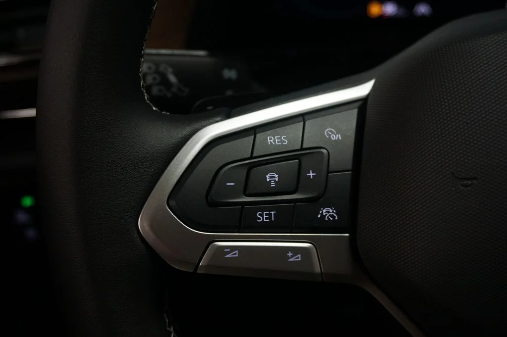 New 2026 Opal White Volkswagen 2.0T SE w/Technology image 18