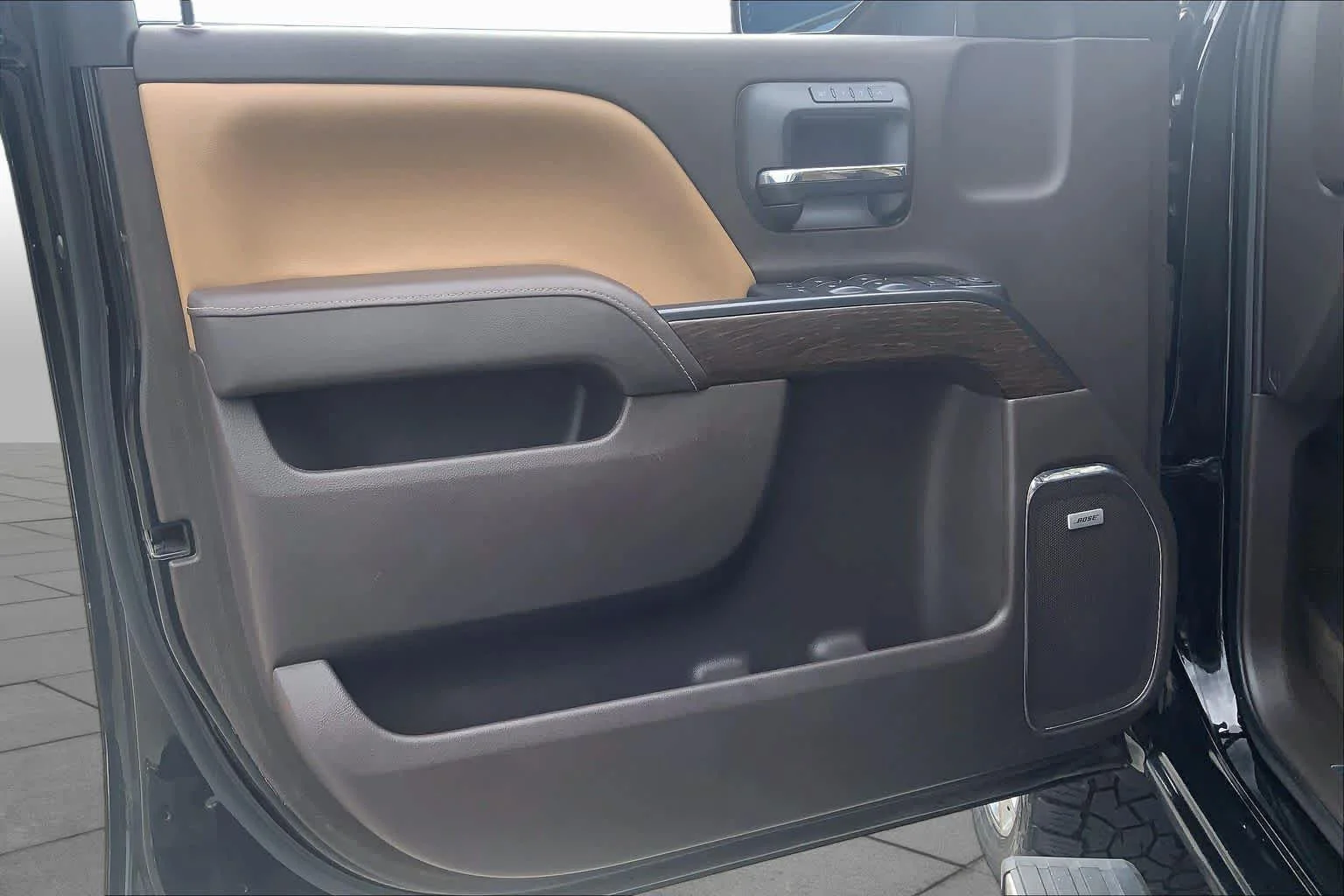 Used 2017 Onyx Black GMC Denali image 22