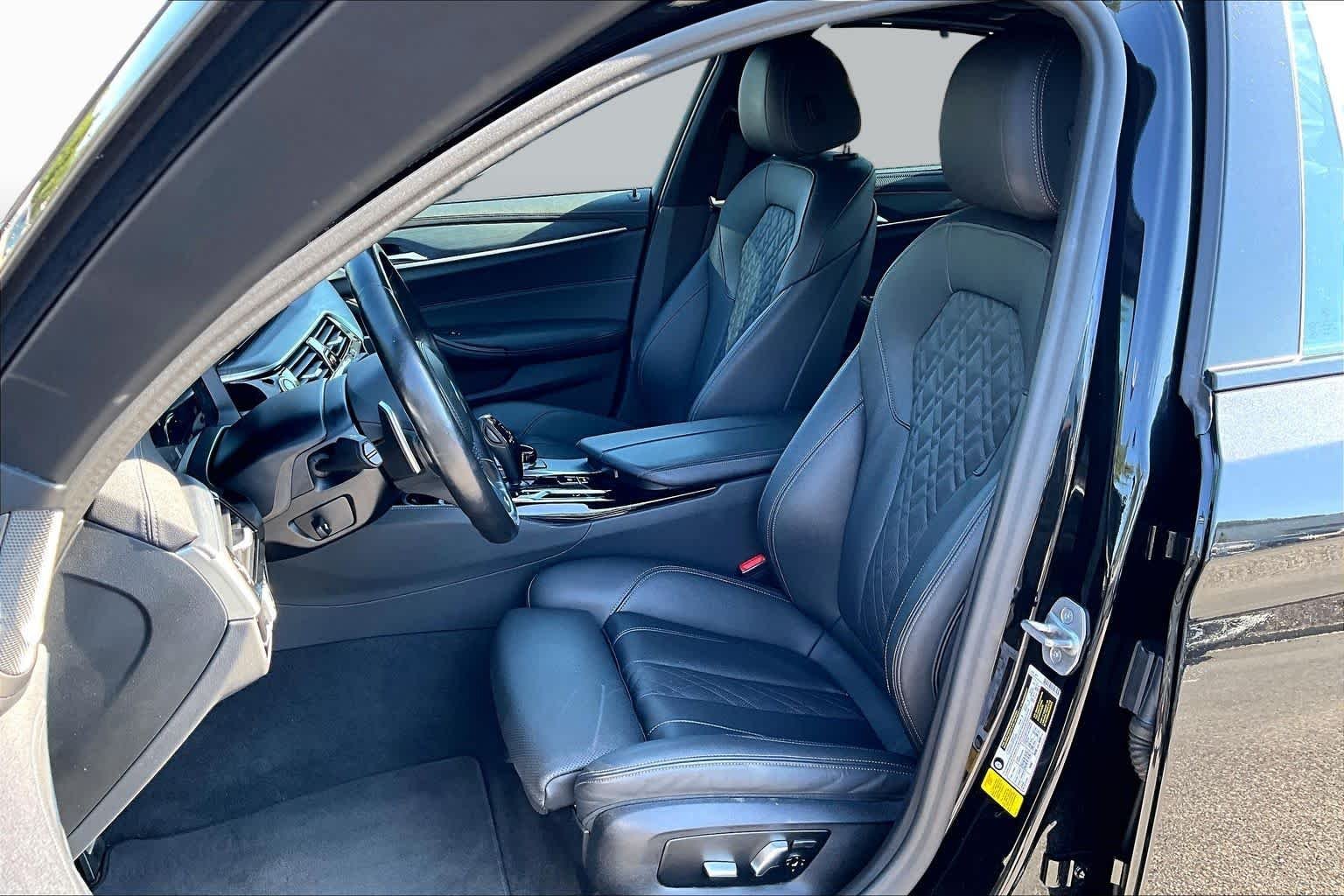 Used 2022 Black Sapphire Metallic BMW 530i image 8