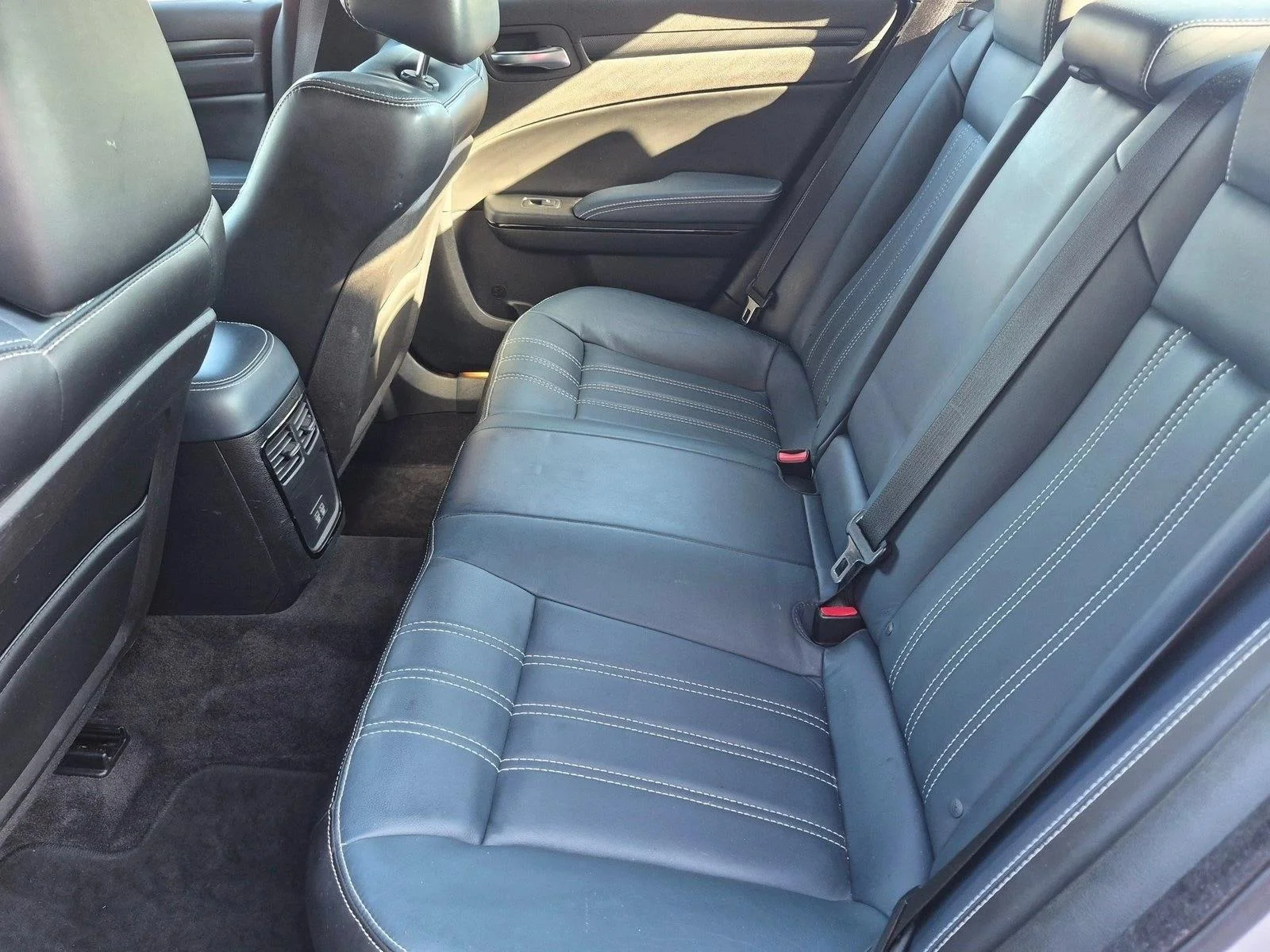 Used 2015 White Chrysler 300S image 18