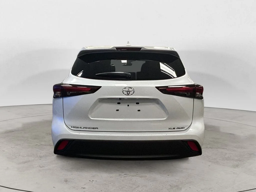 Used 2026 Pearl Toyota XLE image 4