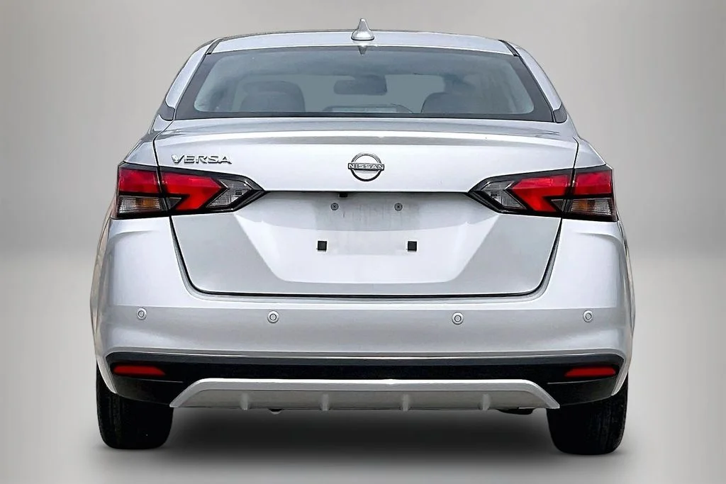 Used 2025 Silver Nissan 1.6 SV image 6
