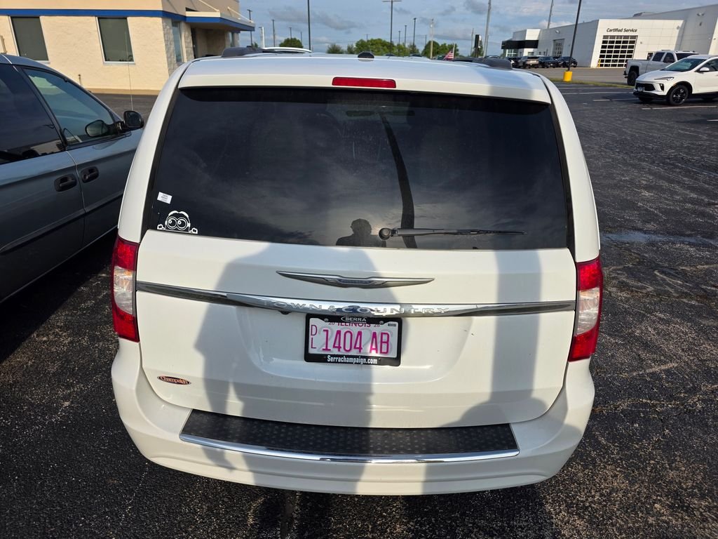 Used 2014 Bright White Clearcoat Chrysler Touring image 4