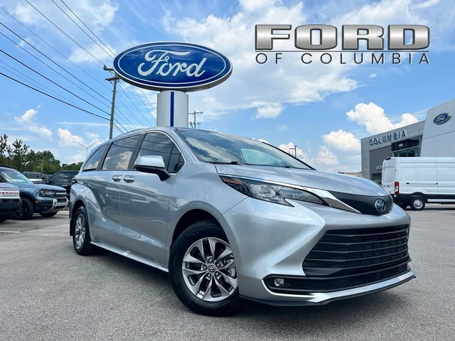 2025 Toyota Sienna XLE