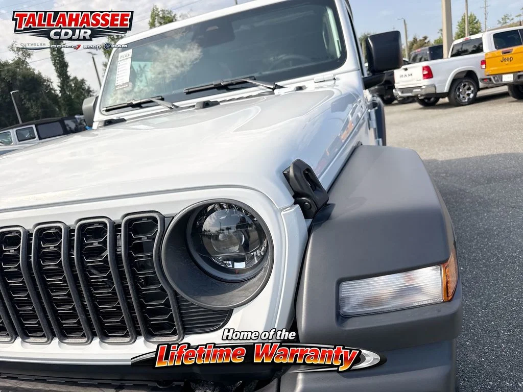New 2026 Bright White Clear-Coat Exterior Paint Jeep Sport S image 10
